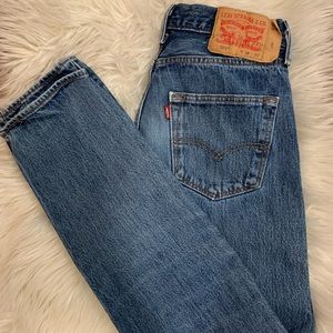 (SOLD!!!) Levi 501 Mom Jeans